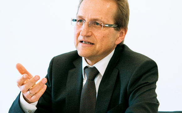 „Für den Online-Handel mit Frischeangebot ist die logistische
Hürde im ländlichen Raum sehr hoch.“
Rainer Utz