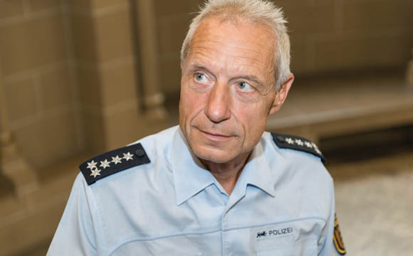 „Sinnvoll wäre es, dass sich Wettbewerber unternehmensübergreifend vorwarnen, wenn neue Tätergruppierungen unterwegs sind.“