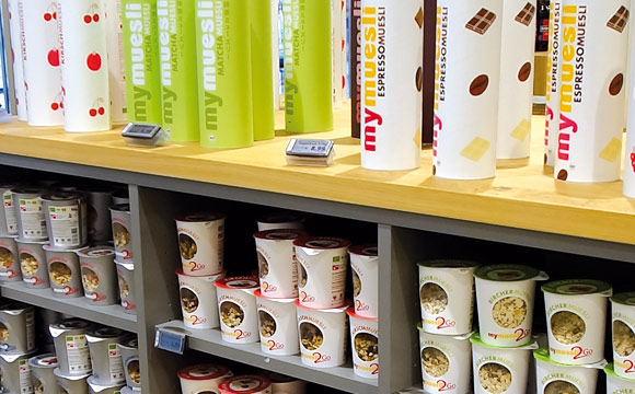 Klare Linie: Sonderplatzierungen an festen Orten im Markt und mit eigenem Mobiliar,
kaum Hersteller-Displays.