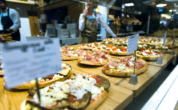 Lecker Butterbrot: Große Auswahl bei Rewe Richrath in der Opernpassage Köln. Wer will da einen Burger?