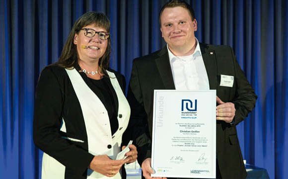 Kreativ-Cup-Preisträger Christian Geißler freut sich über die Auszeichnung.