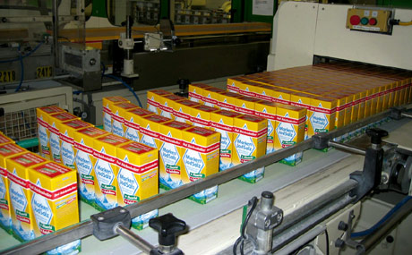 Speisesalz wird im LEH in der Regel in 500-g-Paketen (Faltschachtel) angeboten. Hersteller bieten Speise- und Gewürzsalze außerdem in Dosen mit unterschiedlichen Füllmengen an. 500-g-Dosen nutzen die Verbraucher auch gerne zum Nachfüllen. Nicht zu vergessen ist das grobe Salz in Mühlen. (Bildquelle: Südsalz GmbH)