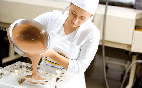 Ganz Manufaktur: In Woringen werden manche Arbeitsschritte noch von Hand gemacht. Bildquelle: Heilemann