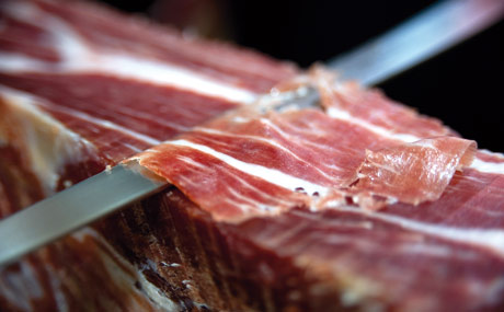 Der Serrano-Schinken gehört zu den stärksten Artikeln bei Argal.