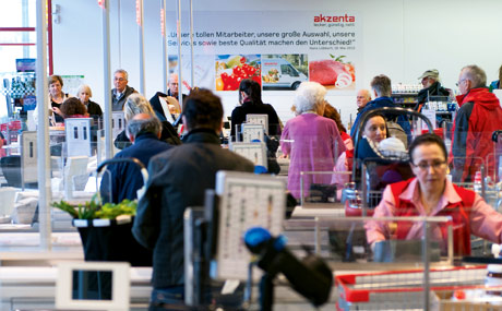 Seit die Ladenöffnungszeiten liberalisiert worden sind, ist die Personaleinsatzplanung komplexer geworden. Effektiv gestalten lässt sie sich am besten mit speziellen Programmen. (Bildquelle: Hoppen)