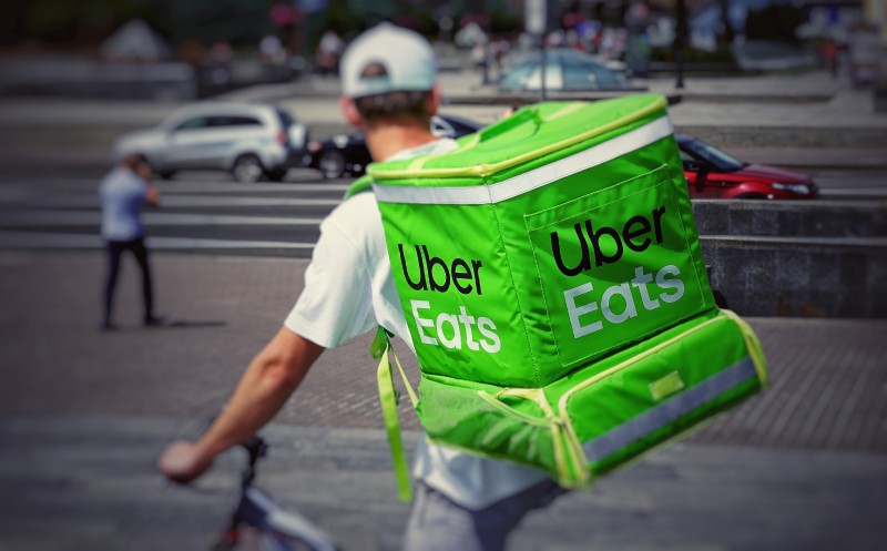 Artikelbild Uber Eats baut Lebensmittellieferung aus