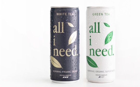 BILD zu OTS - all i need. Green Tea und all i need. White Tea sind die beiden ersten CO2-neutralen GetrŠnke am šsterreichischen Markt. 